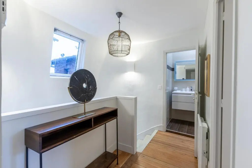 Beau duplex - Haut de gamme Place Morny - 75m2