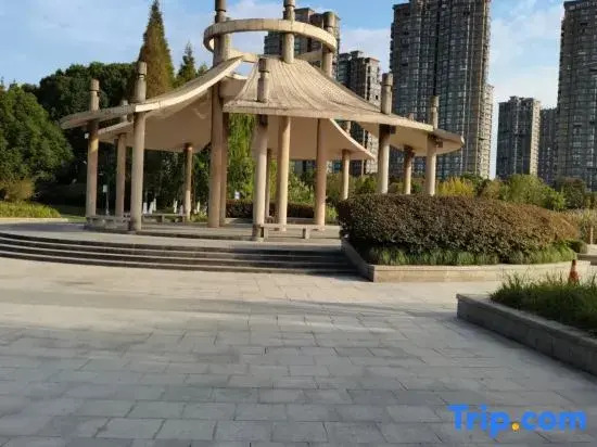 Shengji City Apartment (Huzhou Olympic Sports Center Wuyue Plaza)