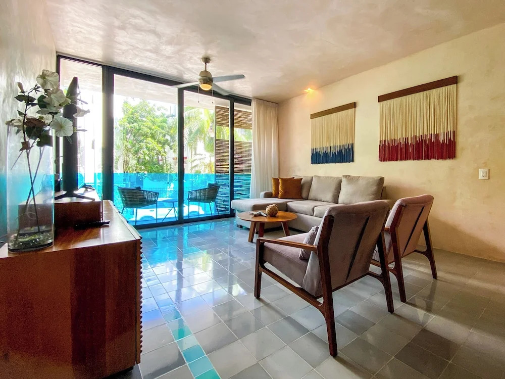 Sabor a Miel: Steps from the Beach & 5th Avenue