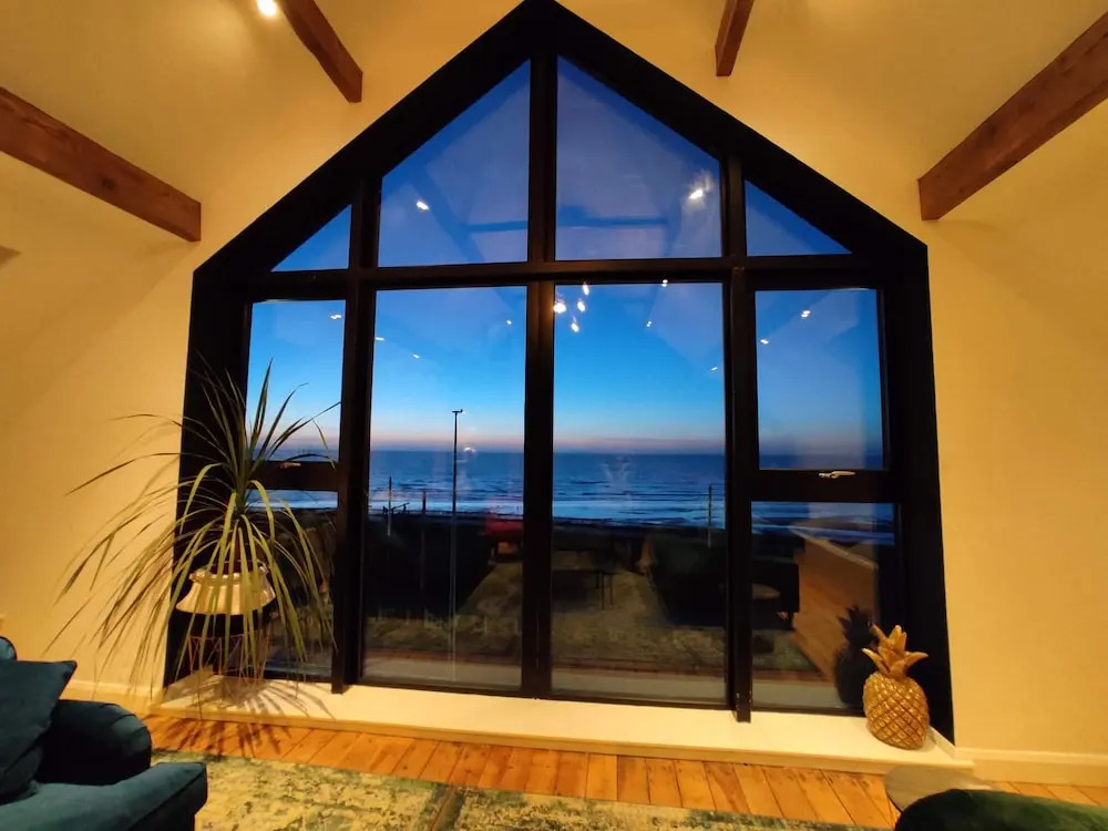 Onyx House