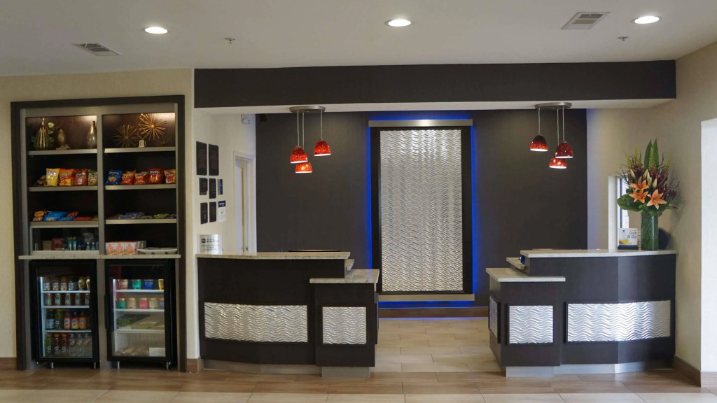 Best Western Plus Lake Worth Inn & Suites