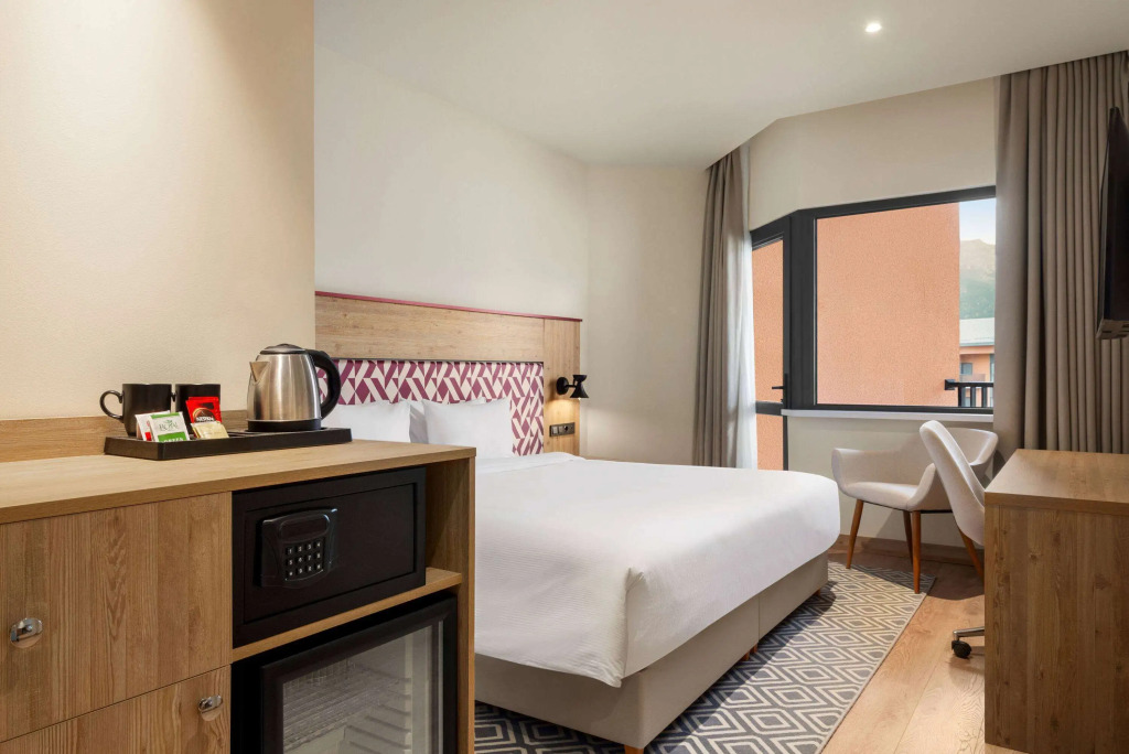 Отель Ramada Encore by Wyndham Zomin