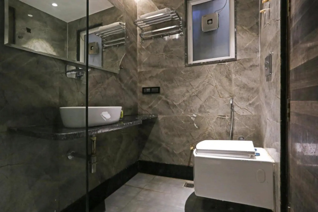 The Vanson Delite "Newly Rebuilt 2026" - Near New Delhi Station & Connaught Place