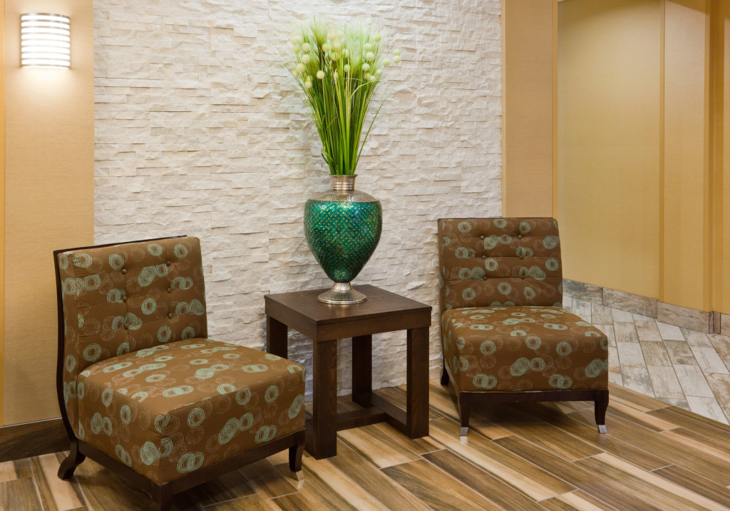 Holiday Inn Express & Suites Davenport by IHG