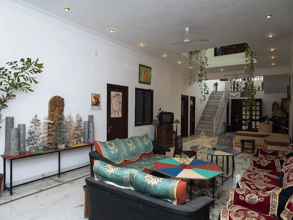 OYO 16825 Home Cozy Green View Stay Goverdhan Villas