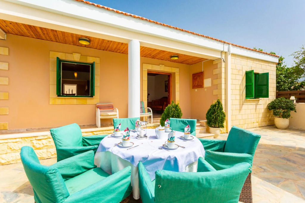 Villa Constantinos