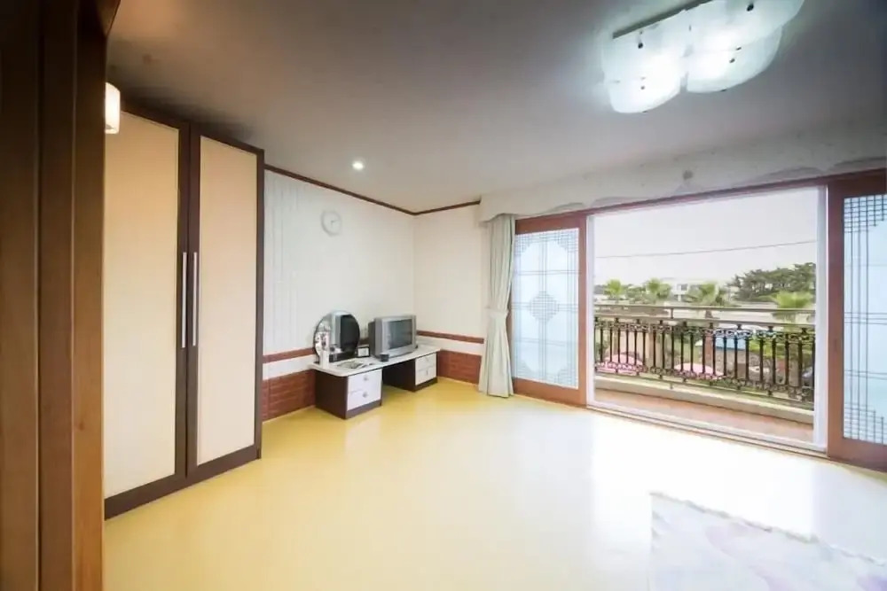 Seogwipo Jejuhae-anhyuyang Pension