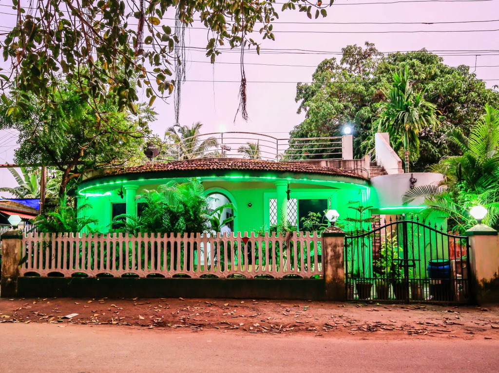 OYO 18552 Irize Emerald