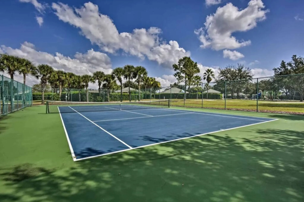 Private pool, hot tub & games - minutes to Disney