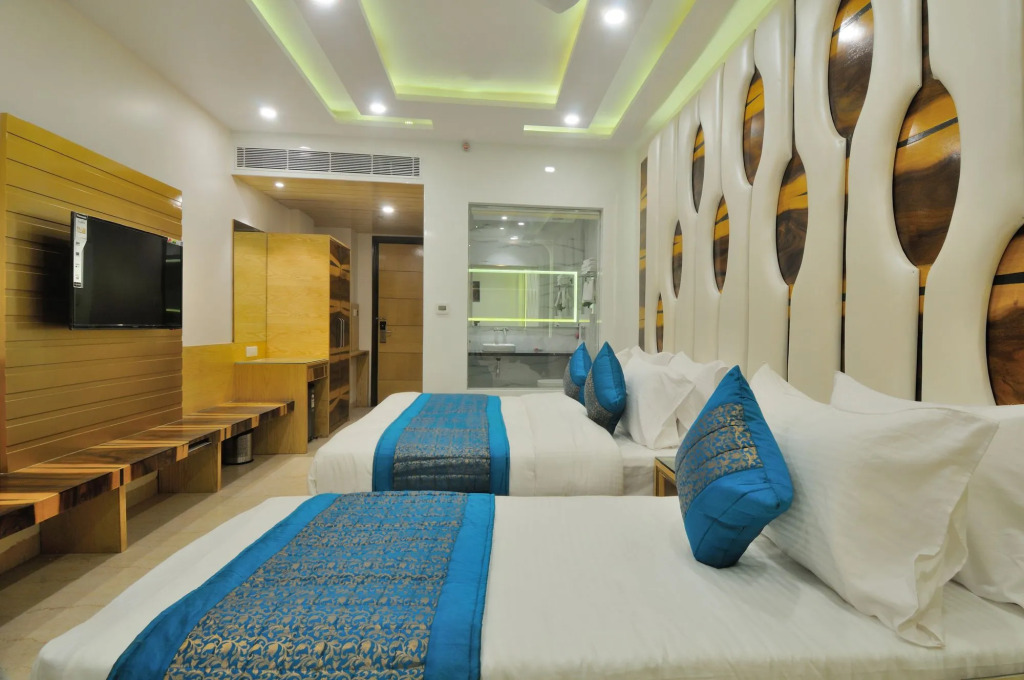 The Gold Regency - 02 Mins from New Delhi Railway Station