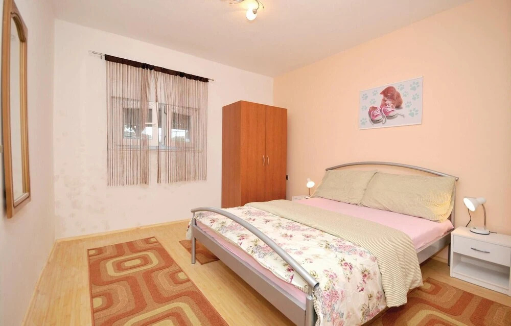 Stunning Home in Marina With Wifi and 2 Bedrooms