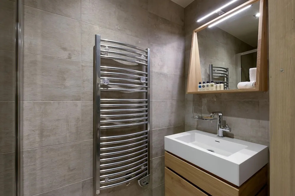 Le C Residence Apartment T4 Cabins A06