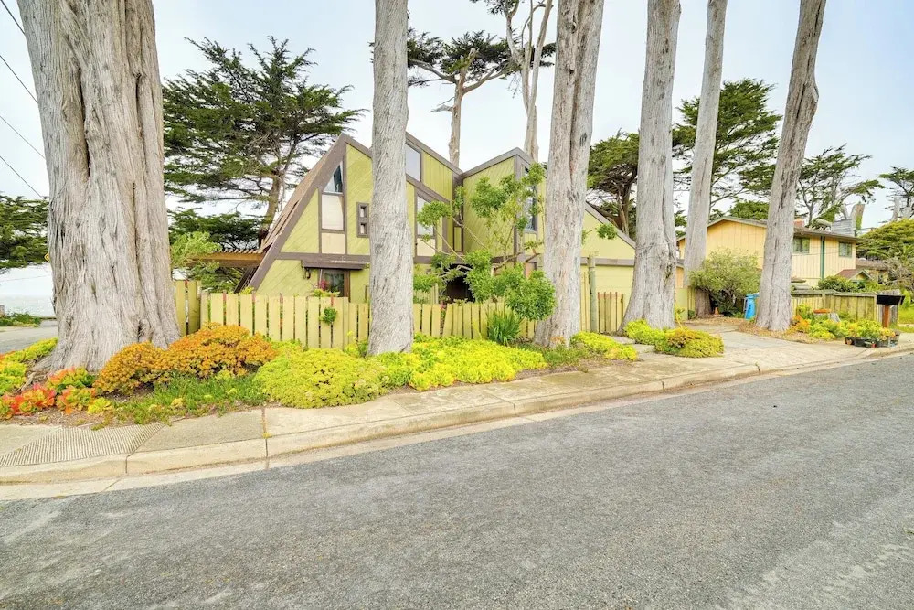 Moss Beach Oceanfront Retreat ~ 20 Mi to San Fran!