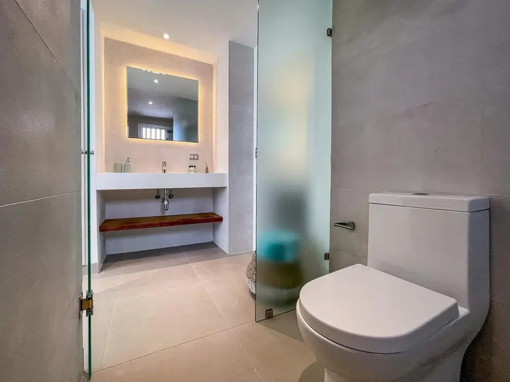 Beautiful Condo Just Steps Away From the Beach