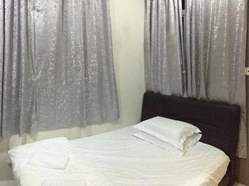 Anggun Beach Guest House Dungun
