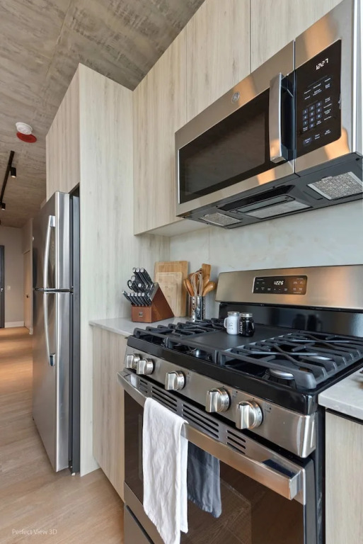 West Loop Duo 2 Stylish 2brs Walk to Dining