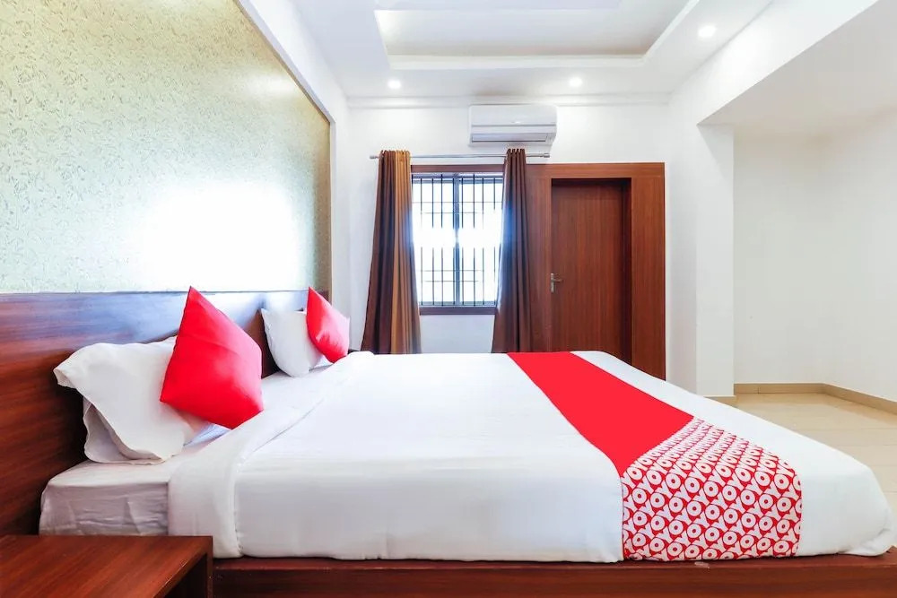 Oyo 28076 Samrudhi Residency