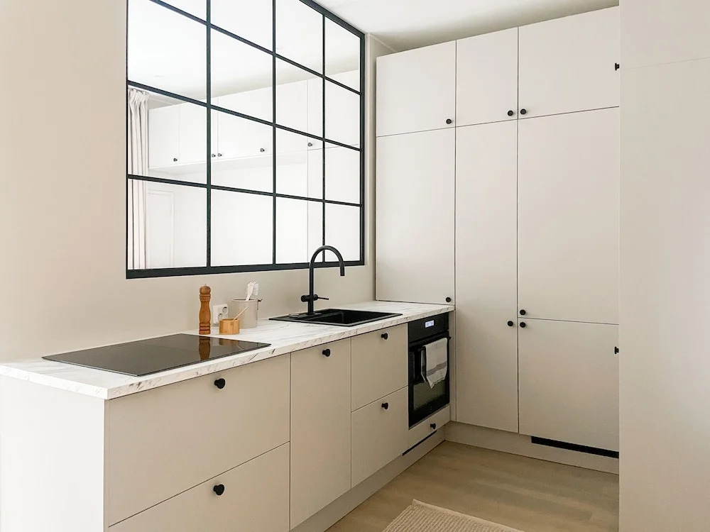 Central 1BR next to the park
