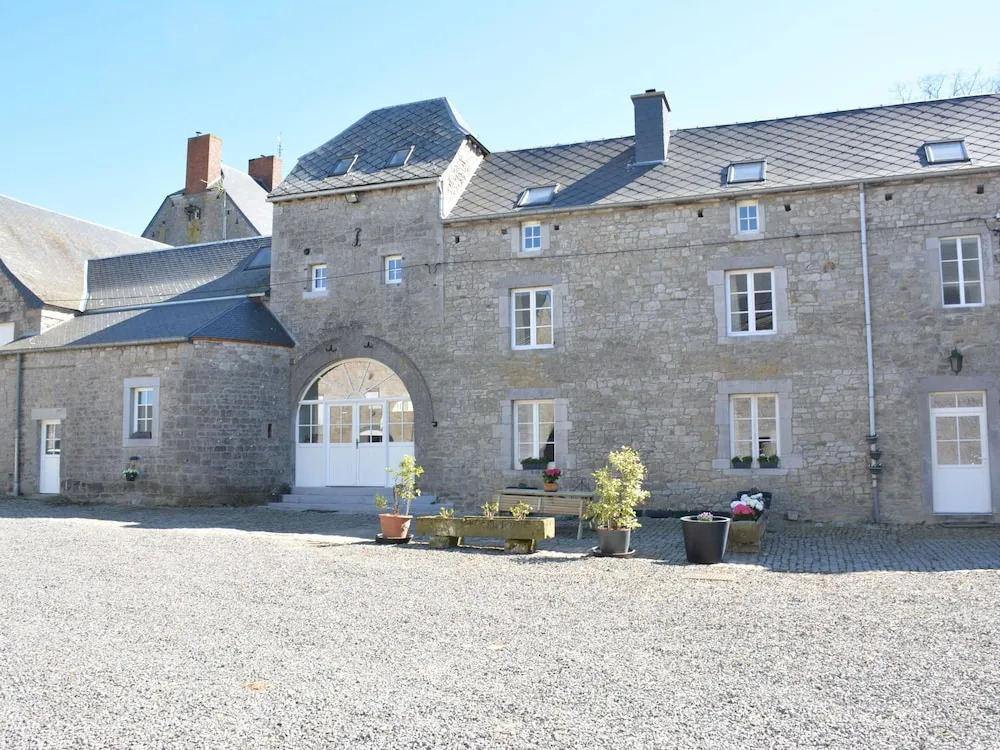 Charming Farmhouse in Ouffet for 7