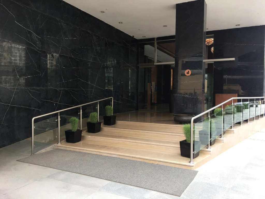 The Anya Hotel Gurgaon - Golf Course Road