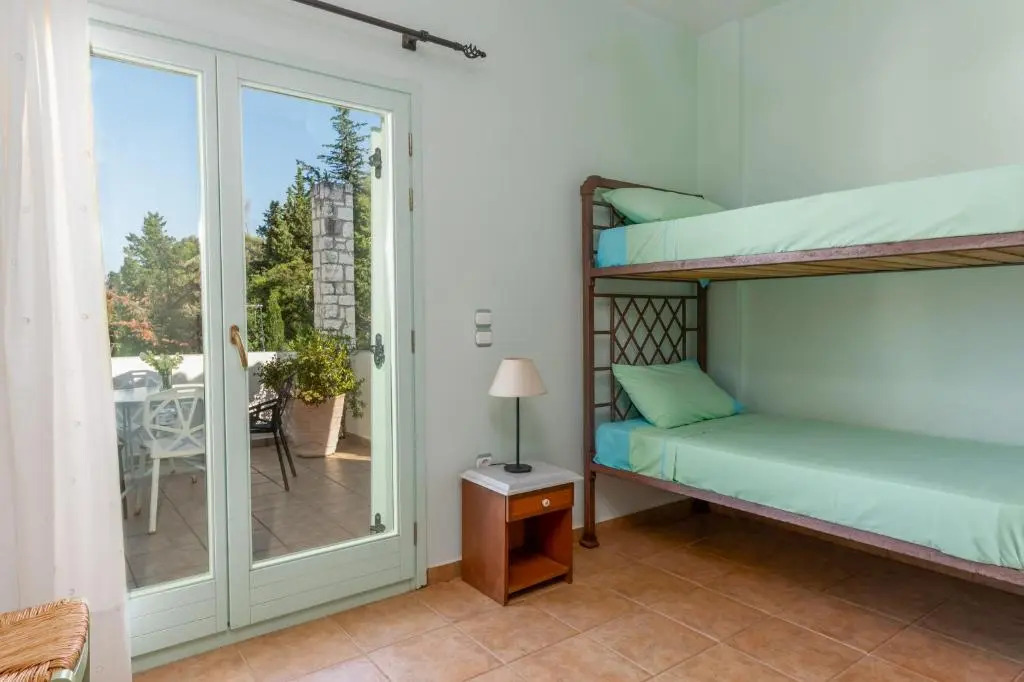 Spyros House, 3 bedrooms-sea view-in Agia Efimia