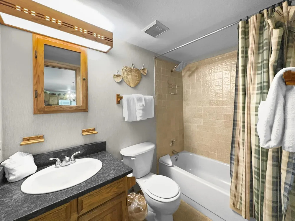 Bb103 Buffalo Ge 2br 2ba 2 Bedroom Condo by RedAwning