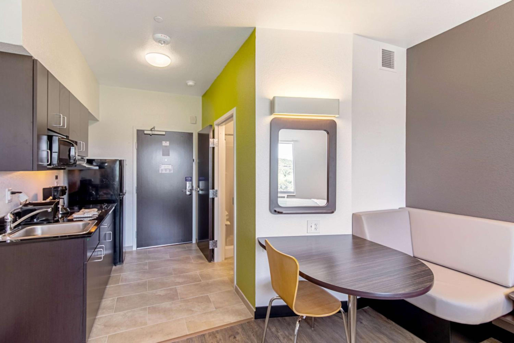 Studio 6 Austin Airport