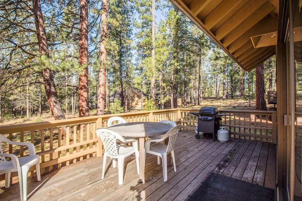 Cluster Cabin 12