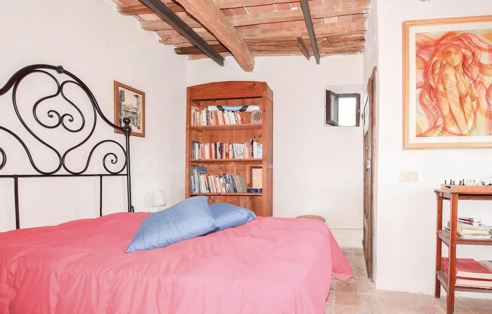 Casa Pereti