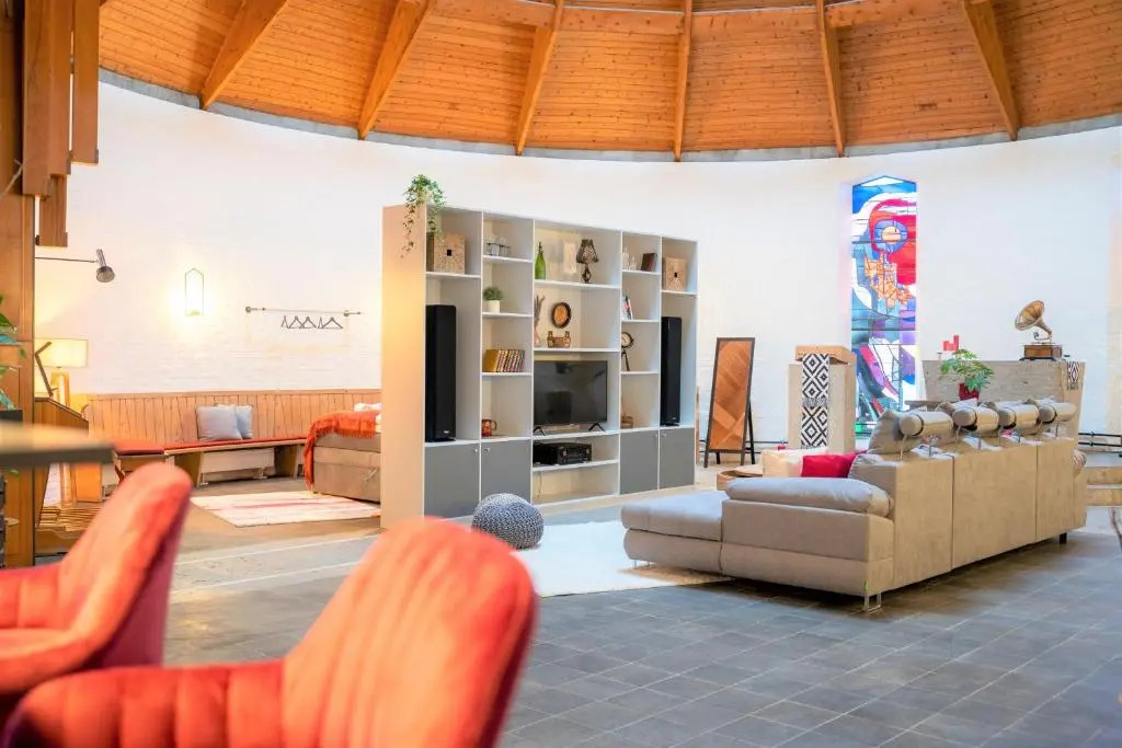 dreamcation - Ehemalige KIRCHE mit Haus bis 26 Personen, 3D-Tour, Garten, Terrasse, BBQ