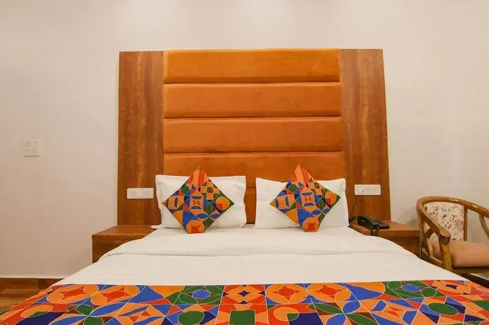 HOTEL AMBASSADOR SUKHNA LaKE