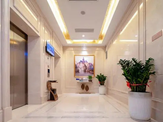 Vienna Hotel (Huawei Europe Town store in Songshan Lake)