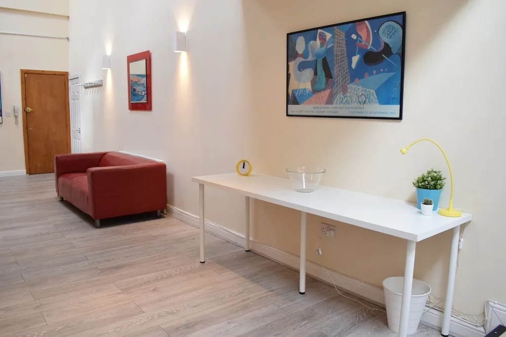 Spacious 1 Bedroom House in Fulham