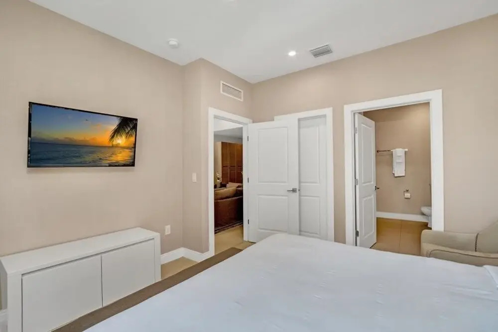 Amazing 4 Bedroom Magic Village Townhome 3 Townhouse by Redawning