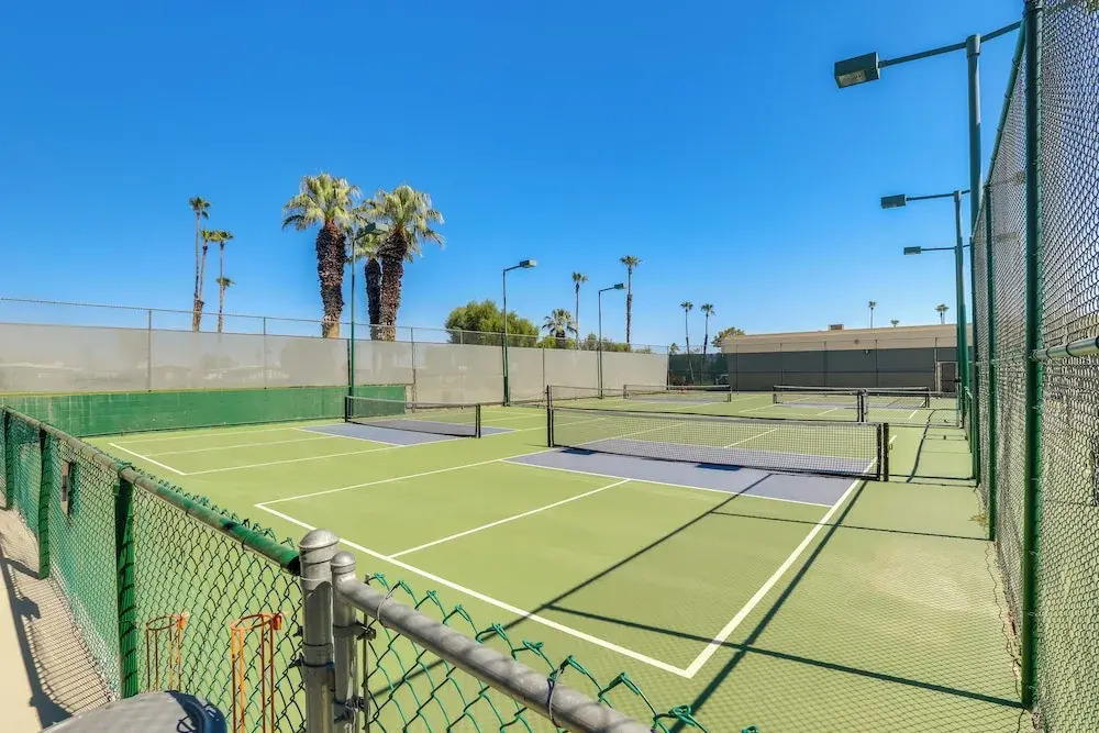 Golf Course On-site: Peaceful Condo in Palm Desert
