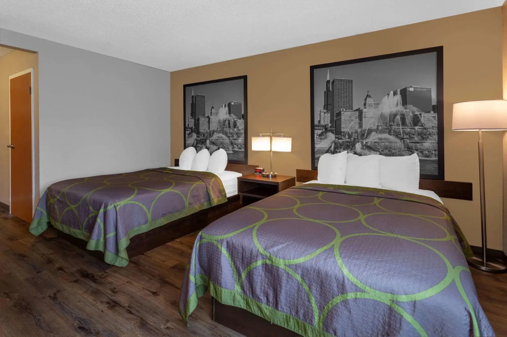 Super 8 by Wyndham South Holland