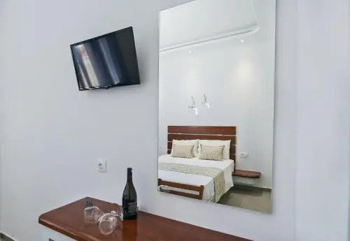 Petinis Place