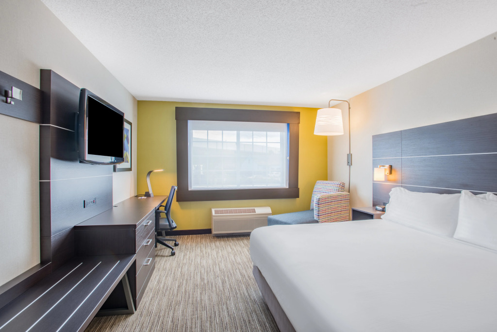 Holiday Inn Express Hotel & Suites Boston - Marlboro by IHG