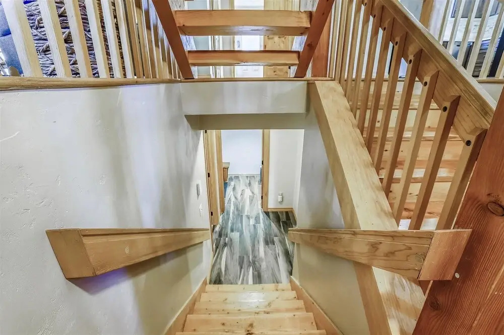 Wagon Wheel Retreat 4 Bedroom Home by RedAwning