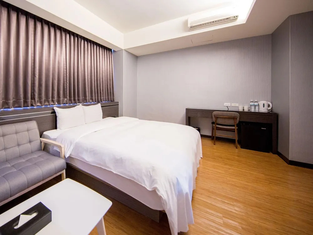Military 75 Hotel