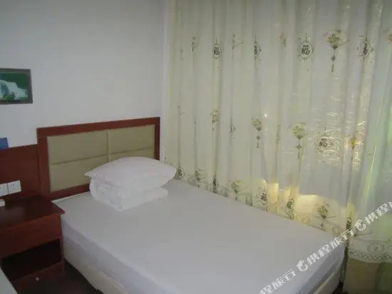 Sanhua Hostel