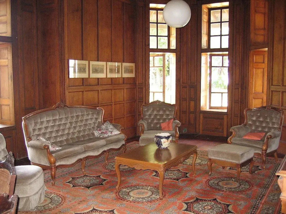 Oceania House Hotel