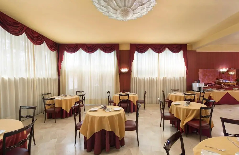 Hotel de Paris