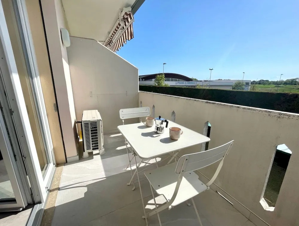 Relax in our Flat 260m From the Beach