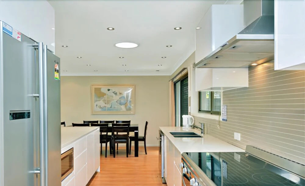 Little Beach House, 8 Mistral Close