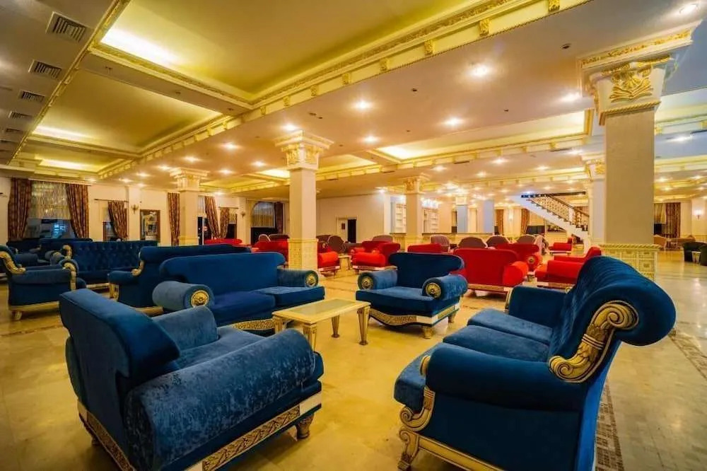 Fun Hill Resort Hotel