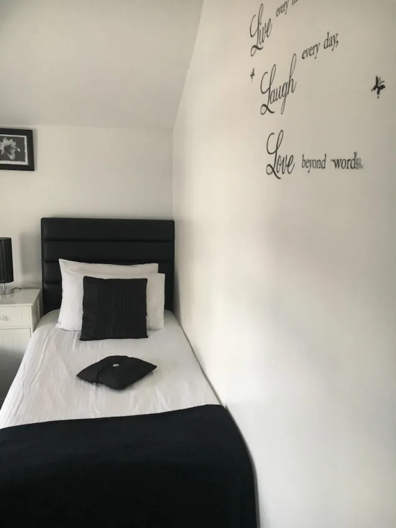 Ardern Hotel