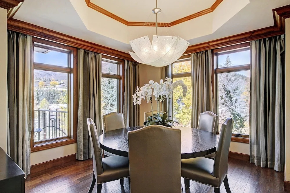 Chic 2 BR+Den Ritz-Carlton Condo with Valley Views by RedAwning - Save 20% on 7+ Nights!