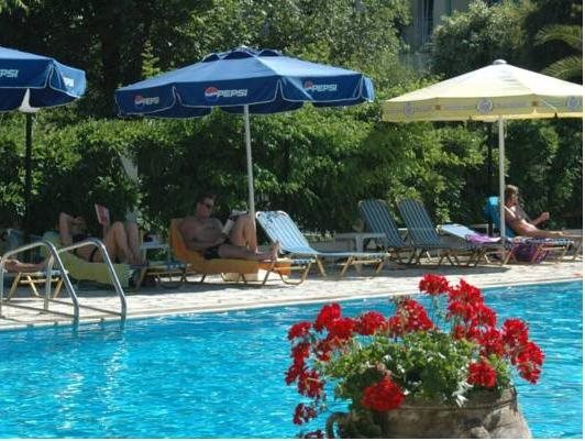 Zefiros Apartments