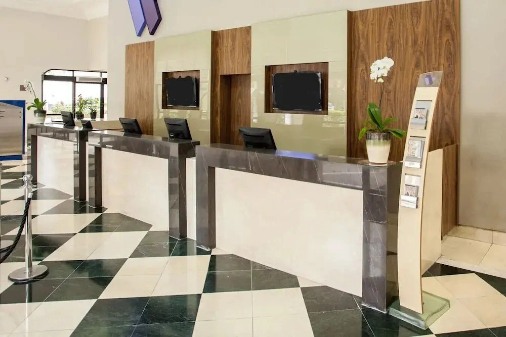 The World Hotel by Wecare Hosting